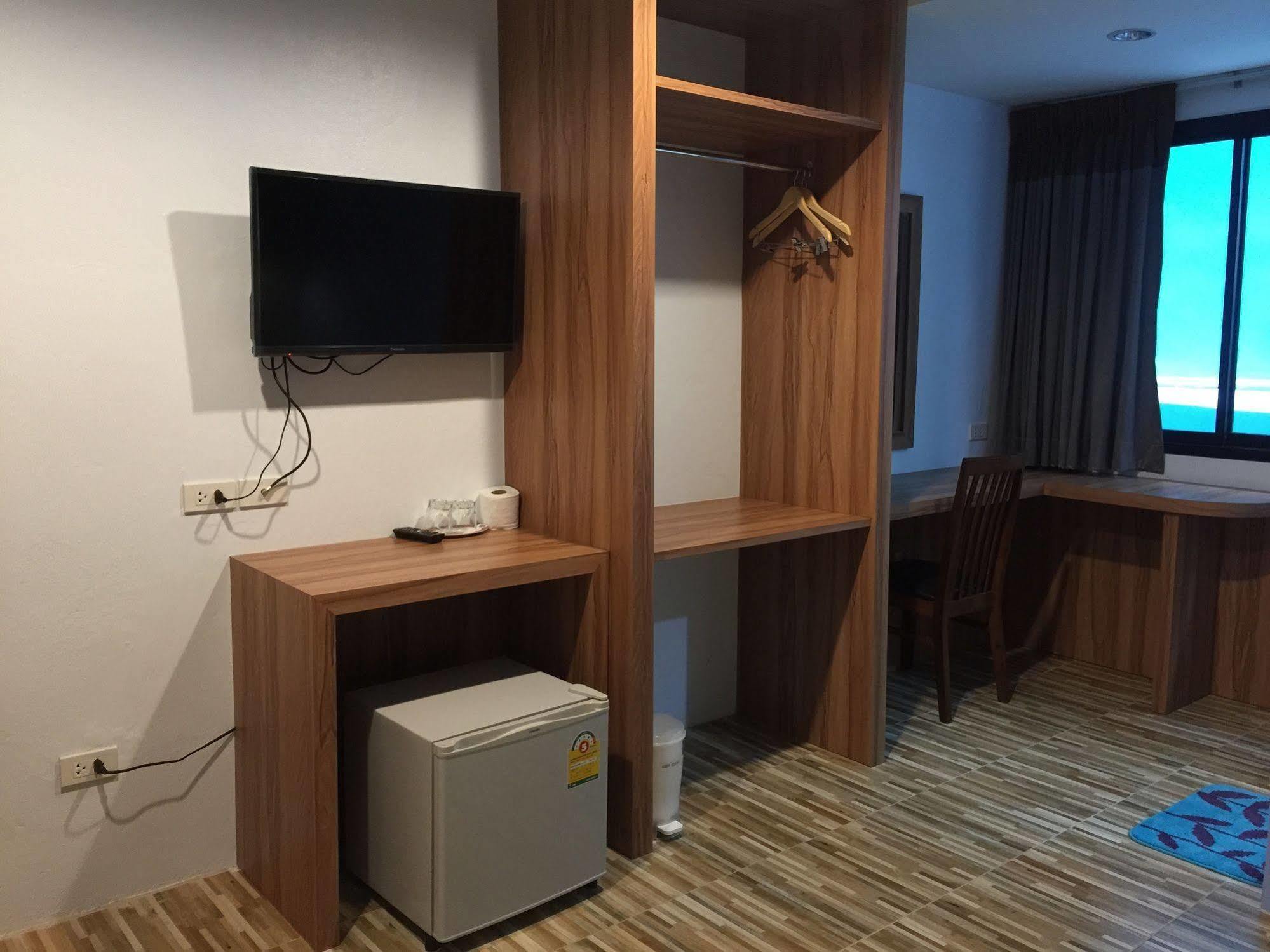 Oyo 1118 K L Boutique 2* קראבי